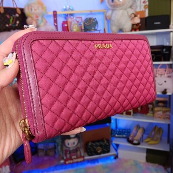 New in Box Prada Tessuto Leather Large Zip Wallet w/ Authenticity card - Picture 3 of 13